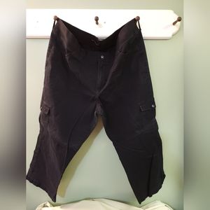 Lee relaxed fit mid rise capri size 18 cargo pants